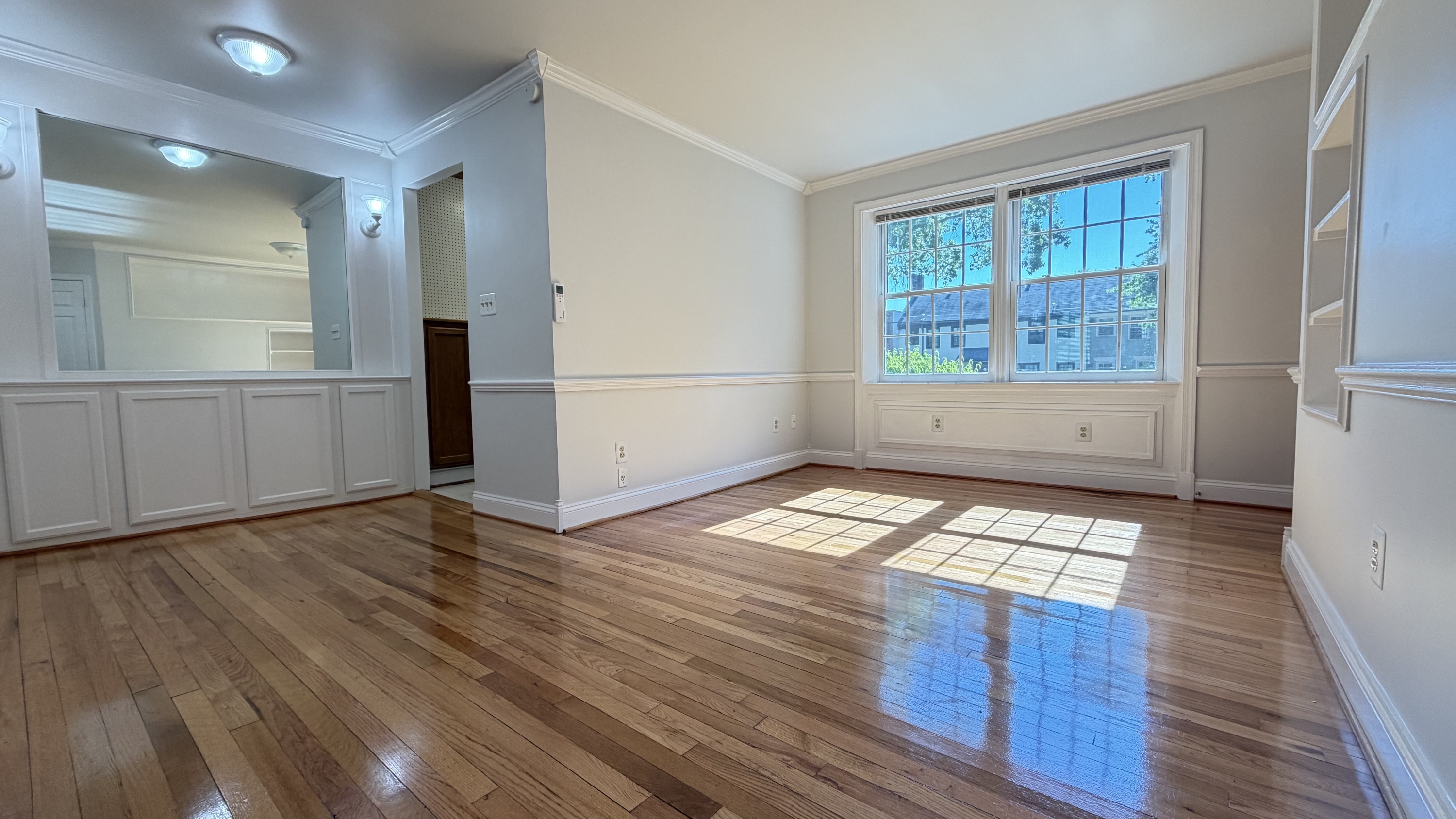 819 S. Alfred St. #2